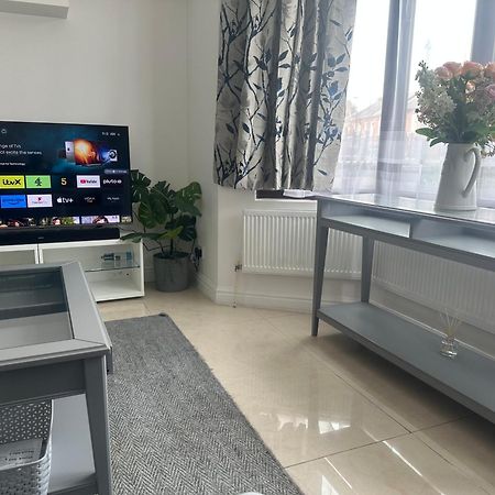 5 Bedroom House Se6 Лондон Екстериор снимка