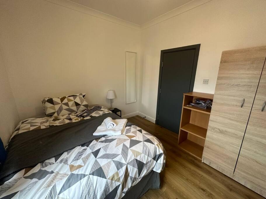 5 Bedroom House Se6 Лондон Екстериор снимка