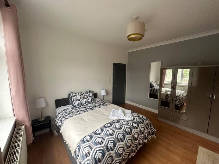 5 Bedroom House Se6 Лондон Екстериор снимка