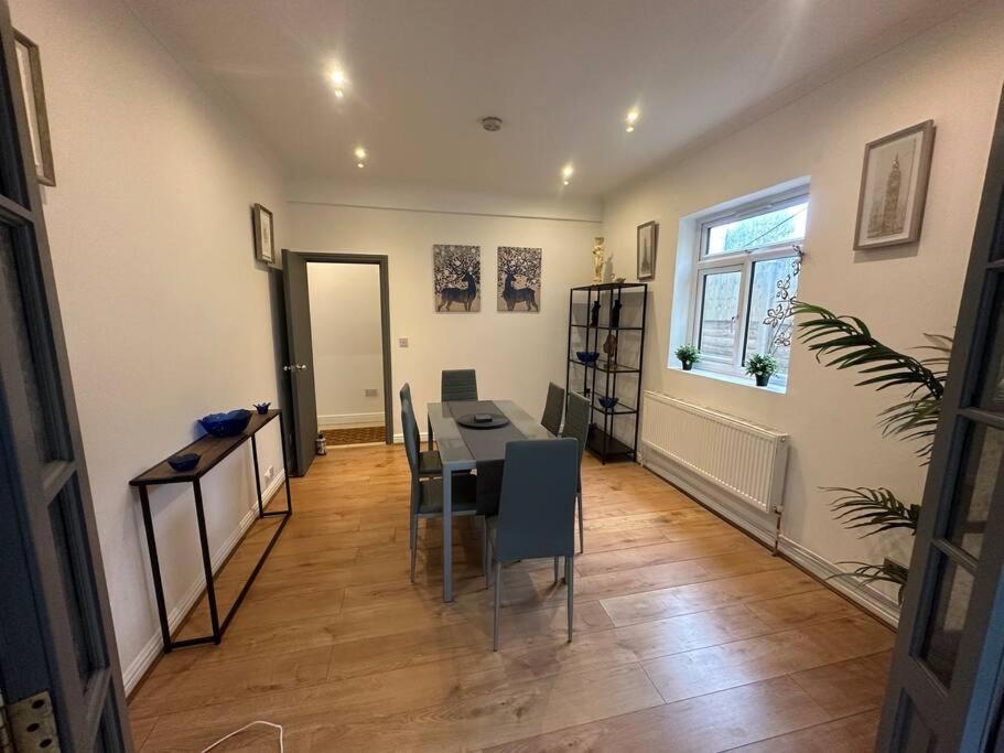 5 Bedroom House Se6 Лондон Екстериор снимка