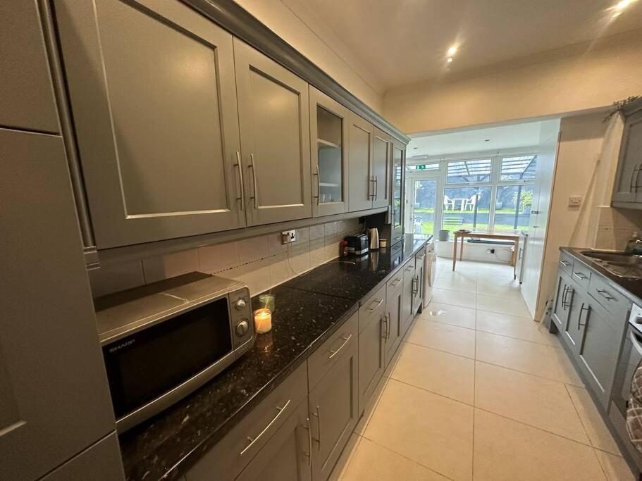 5 Bedroom House Se6 Лондон Екстериор снимка