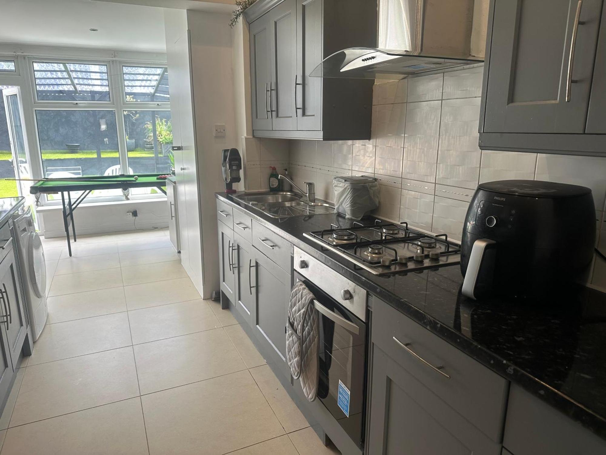 5 Bedroom House Se6 Лондон Екстериор снимка