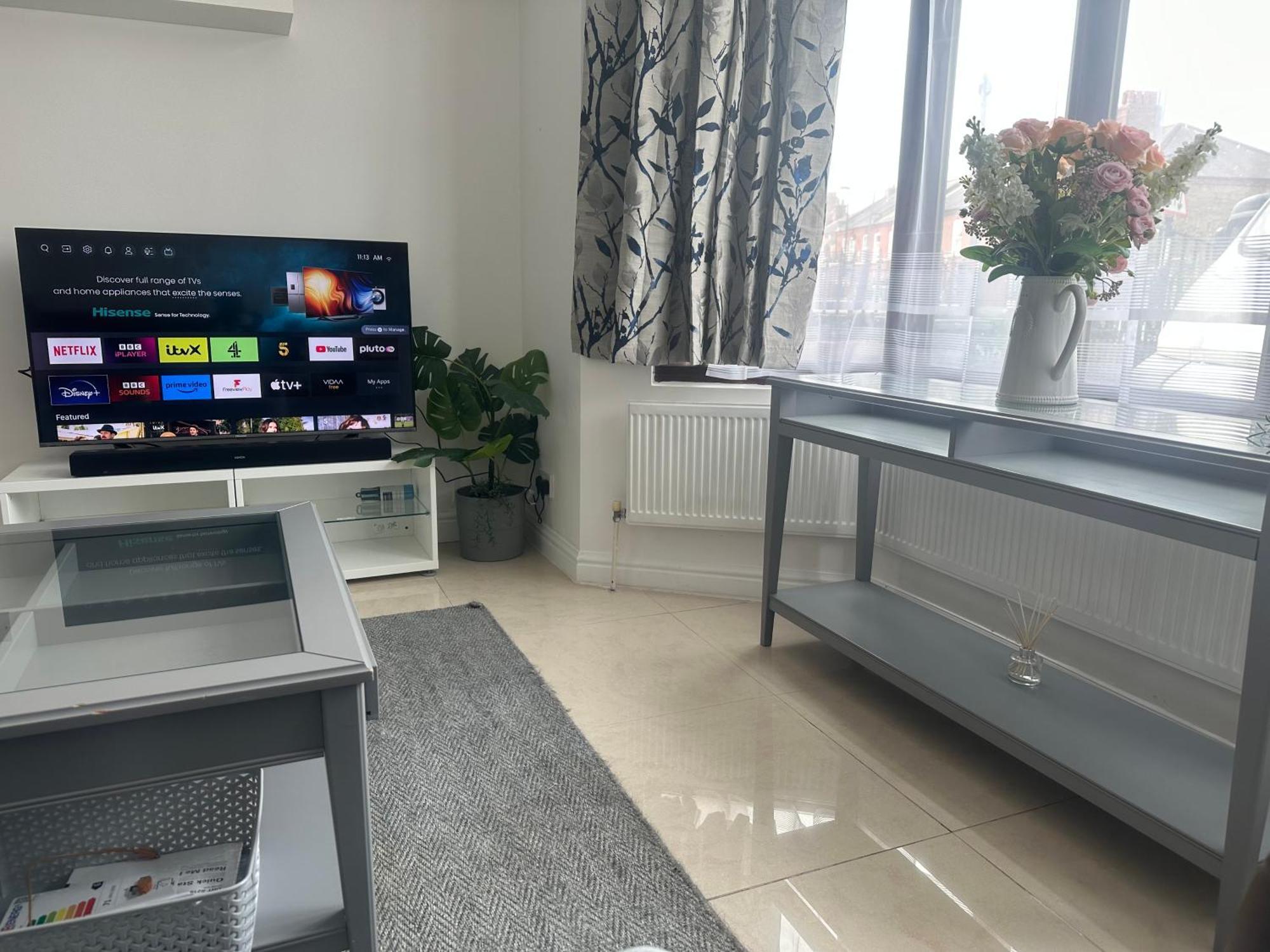 5 Bedroom House Se6 Лондон Екстериор снимка