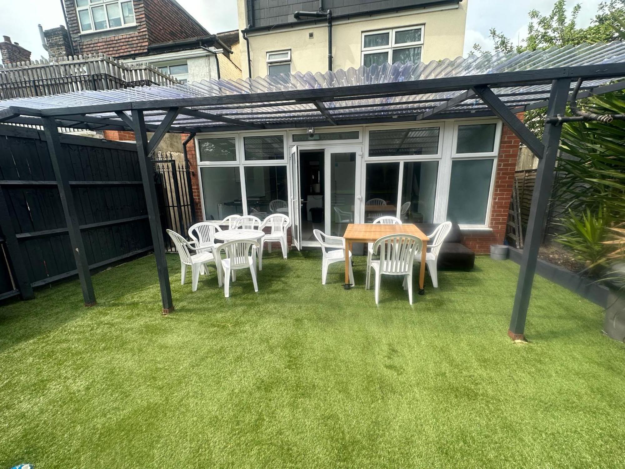 5 Bedroom House Se6 Лондон Екстериор снимка
